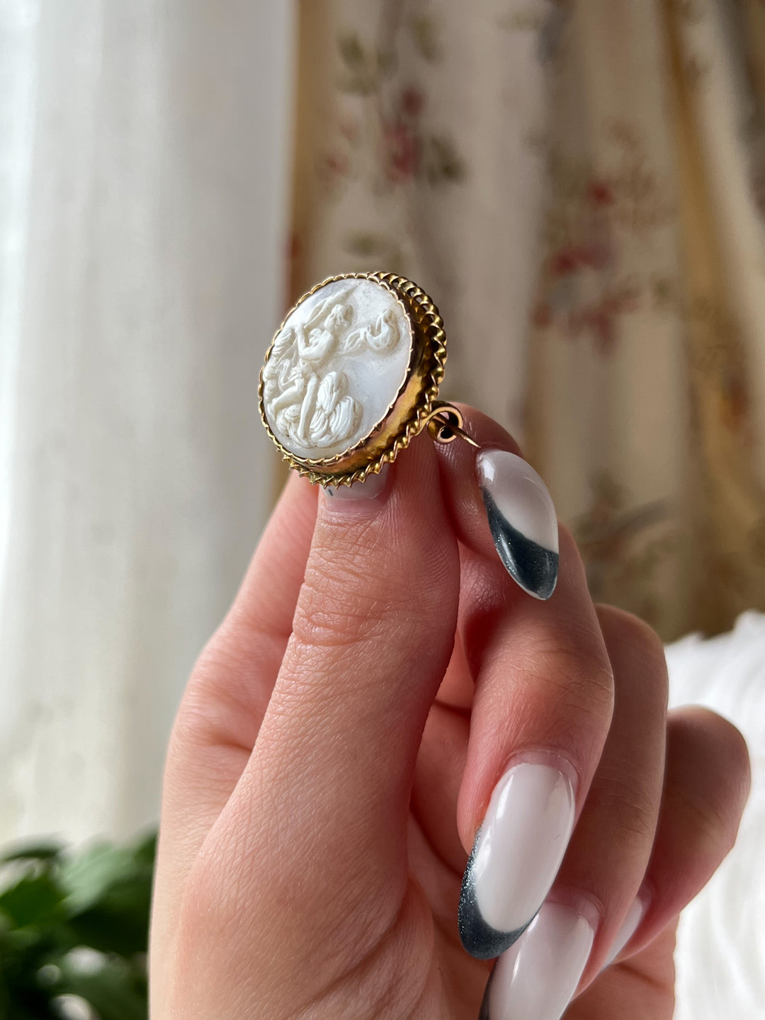 Captivating White Shell Cameo of Dawn Brooch