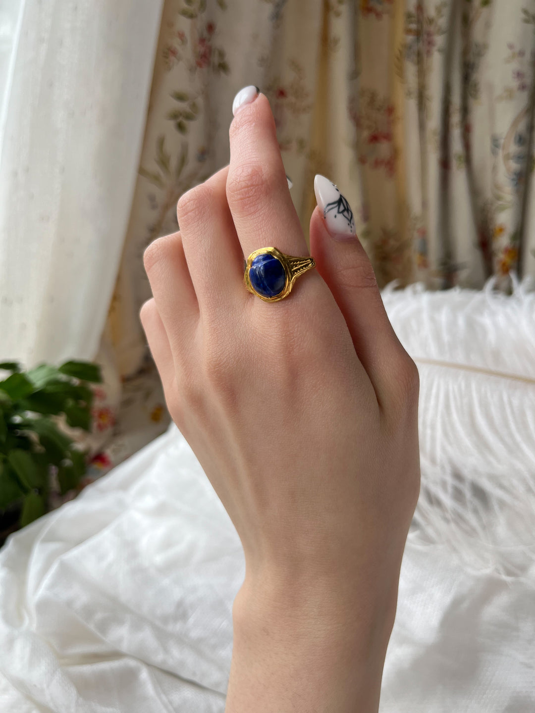 14ct Yellow Gold Art Deco Lapis Scarab Ring