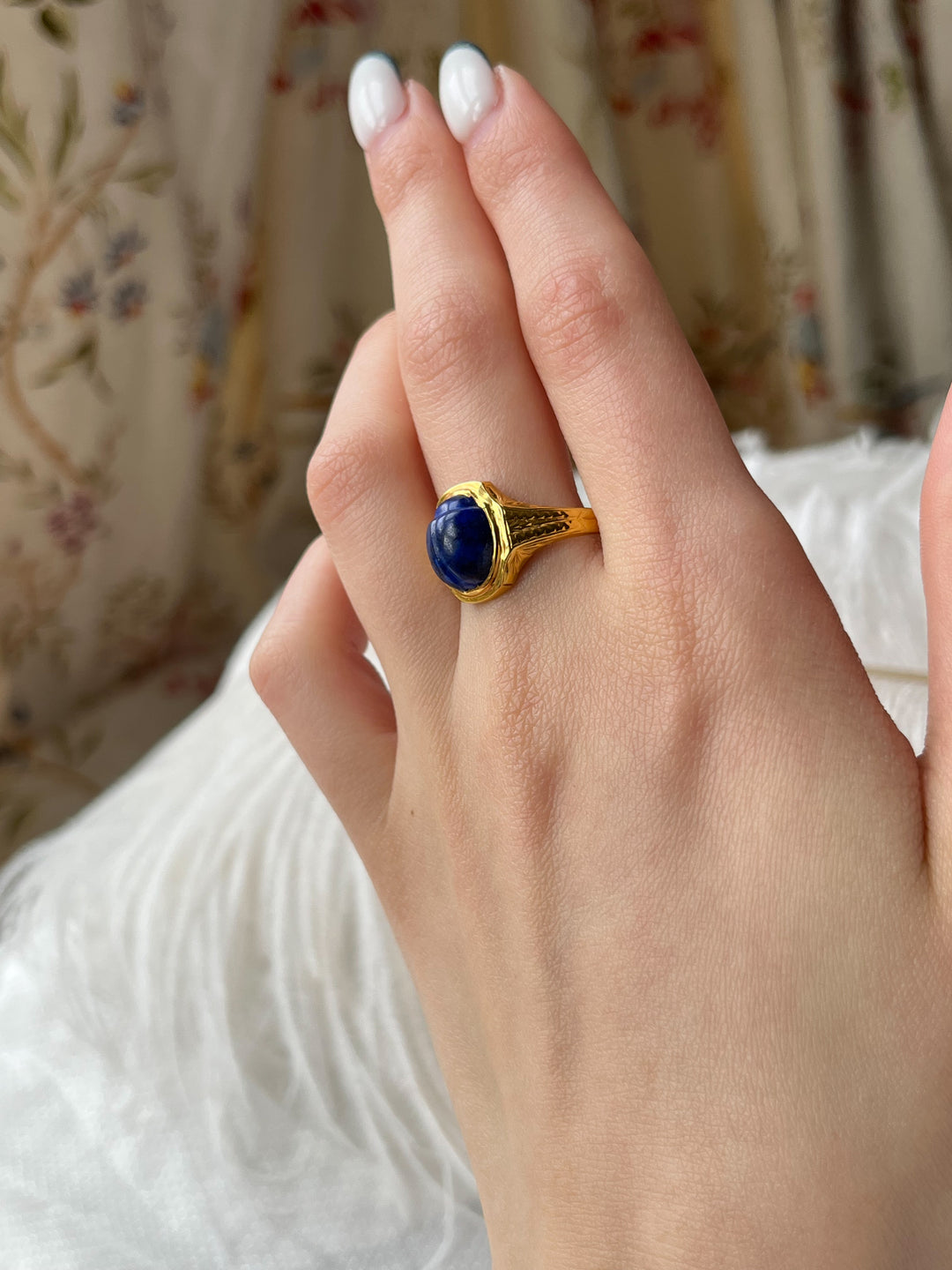 14ct Yellow Gold Art Deco Lapis Scarab Ring