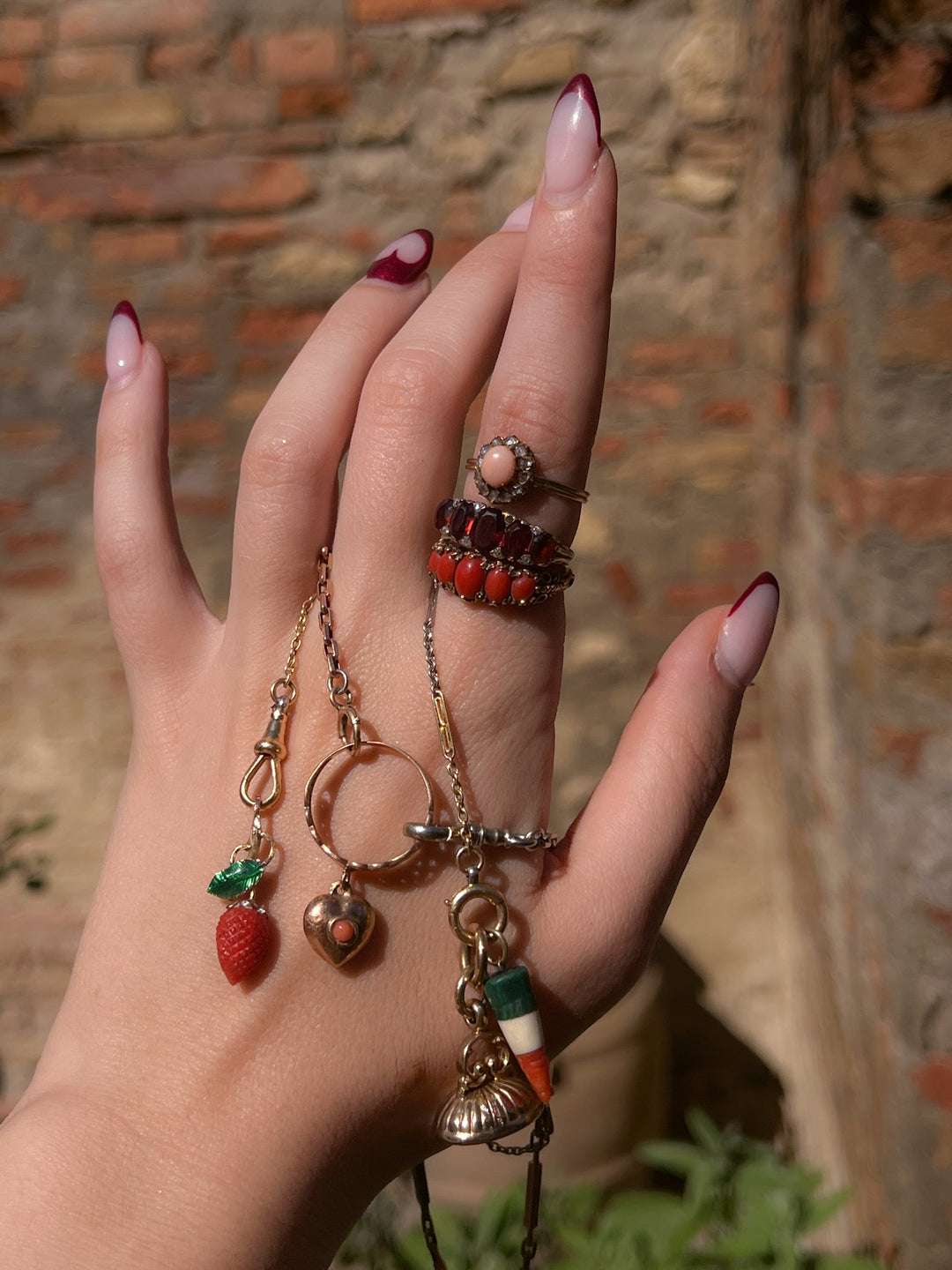 Gorgeous 9ct Coral Heart Charm Ring