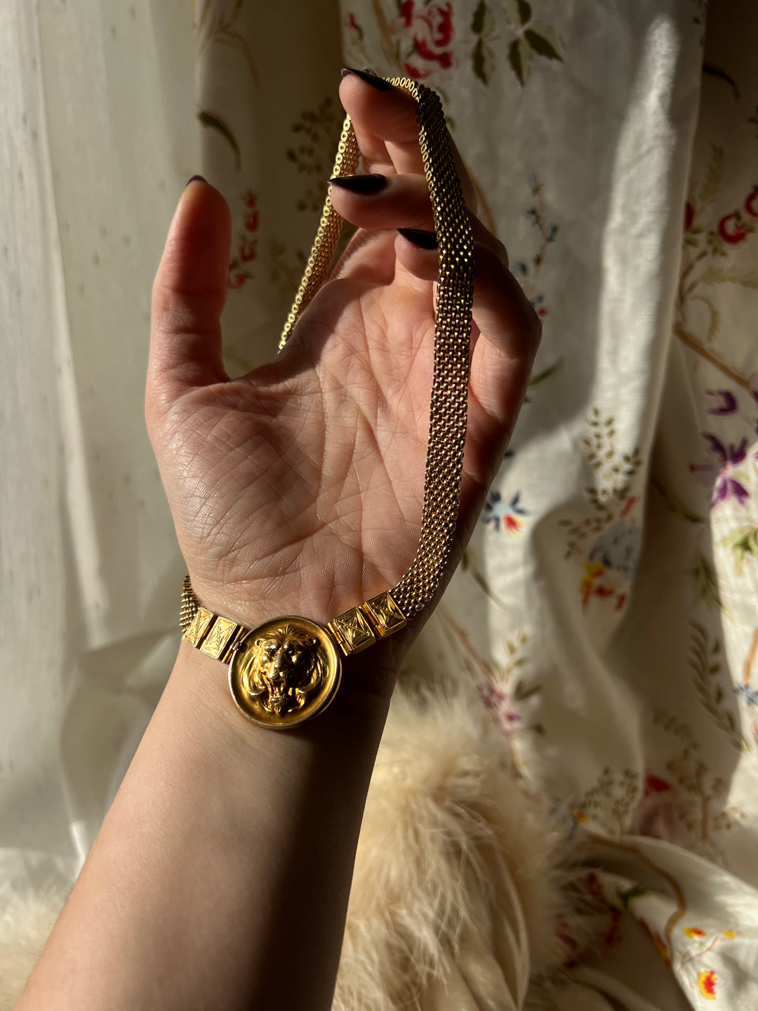 Art Nouveau Lion Collar in 14ct