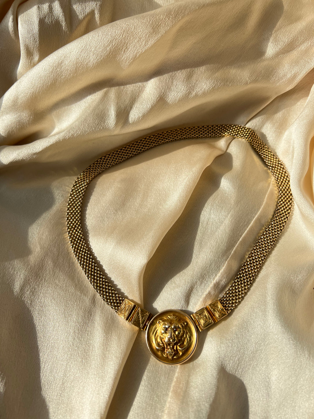 Art Nouveau Lion Collar in 14ct