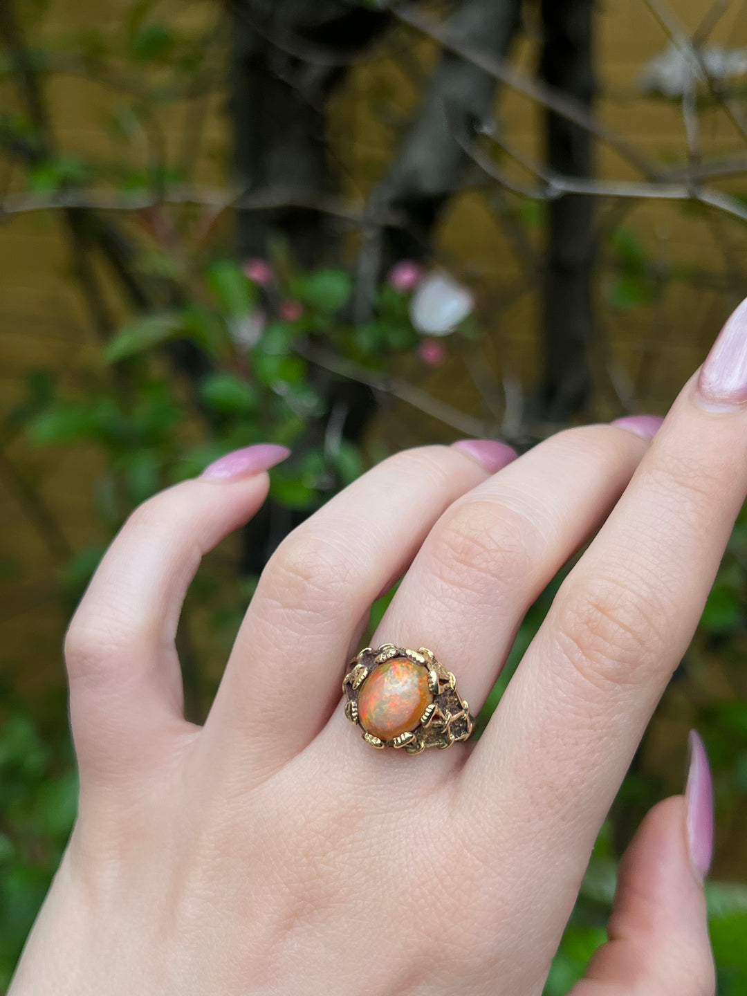 Superb Vintage Opal Ring in 18ct Signed Italy