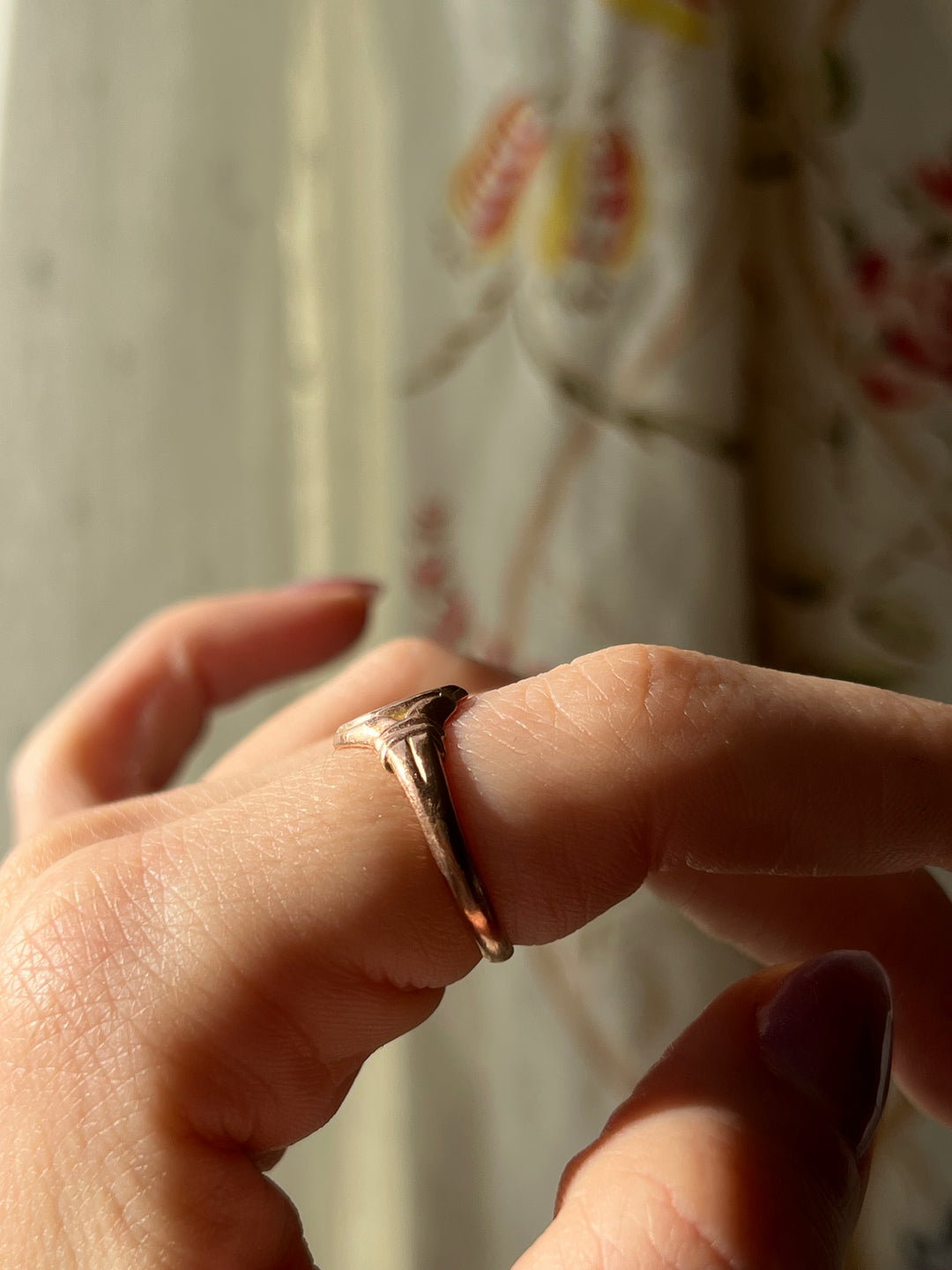 Glorious 9ct M J Initial Ring c 1905