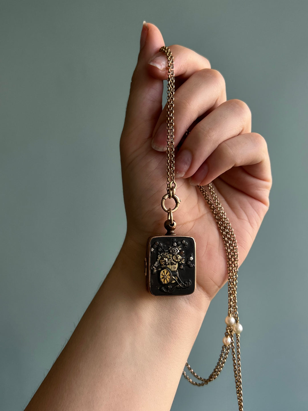 Shakudo Locket in 9ct Gold Circa 1890