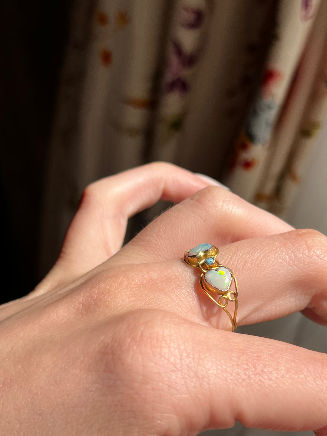 Delightful Victorian Double Heart Ring in 9ct