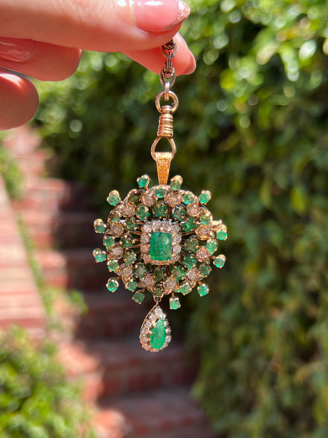 Superb Early 20th C Diamond & Emerald Brooch/Pendant