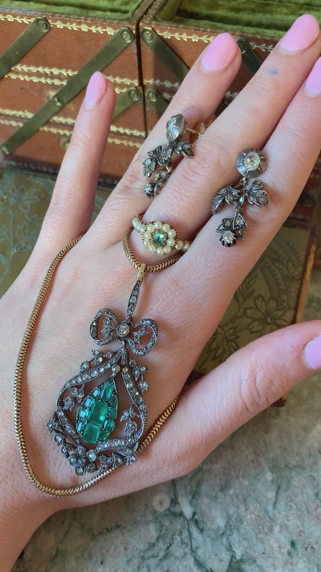Victorian Serpent Chain in 9k *include ribbon*