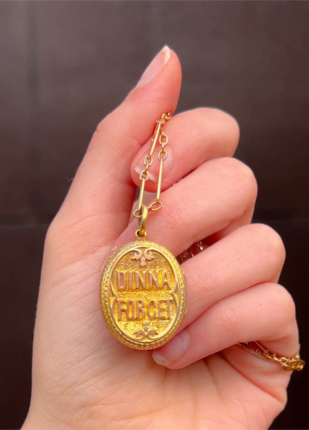 Scottish ‘Dinna Forget’ Locket in 9k