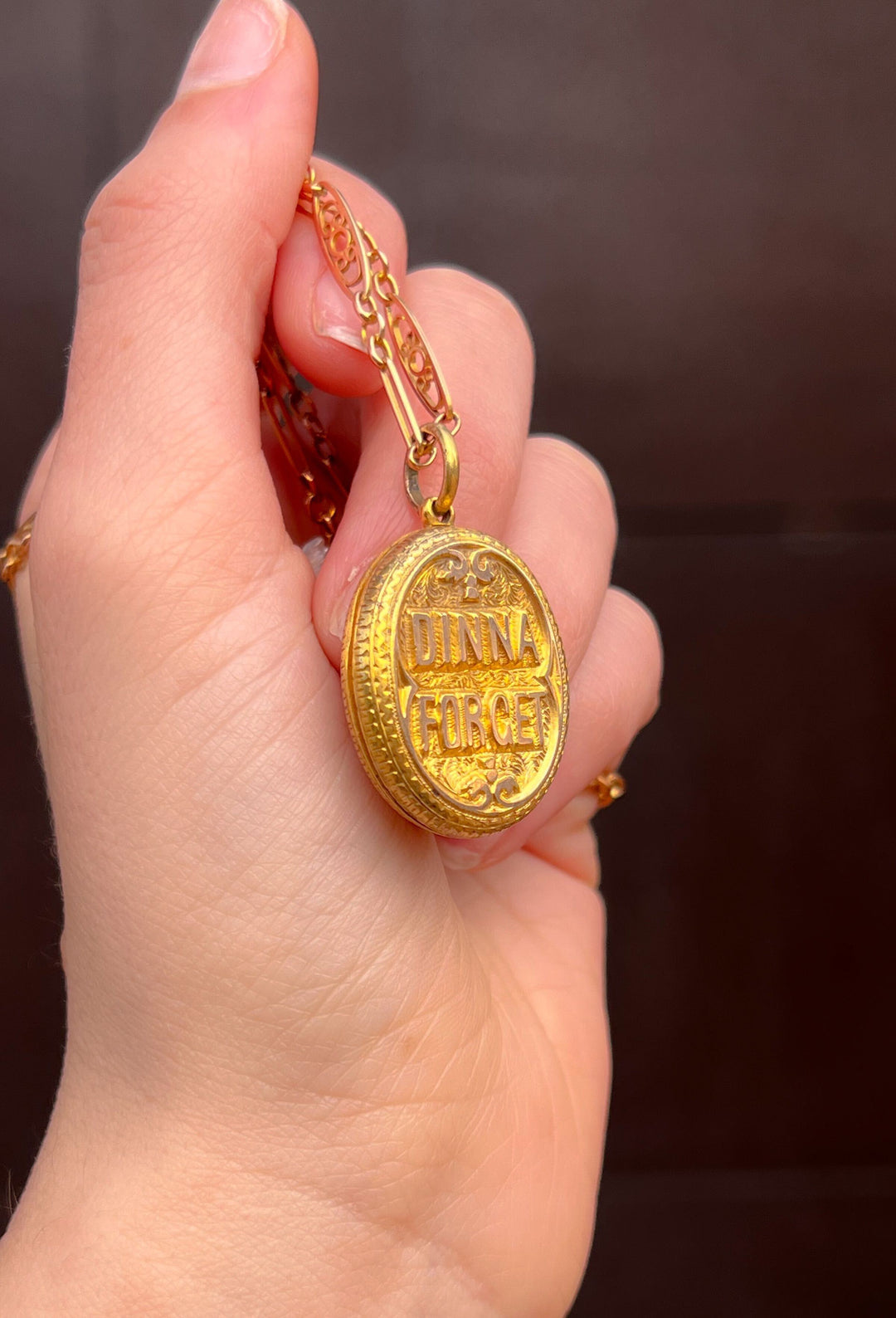 Scottish ‘Dinna Forget’ Locket in 9k