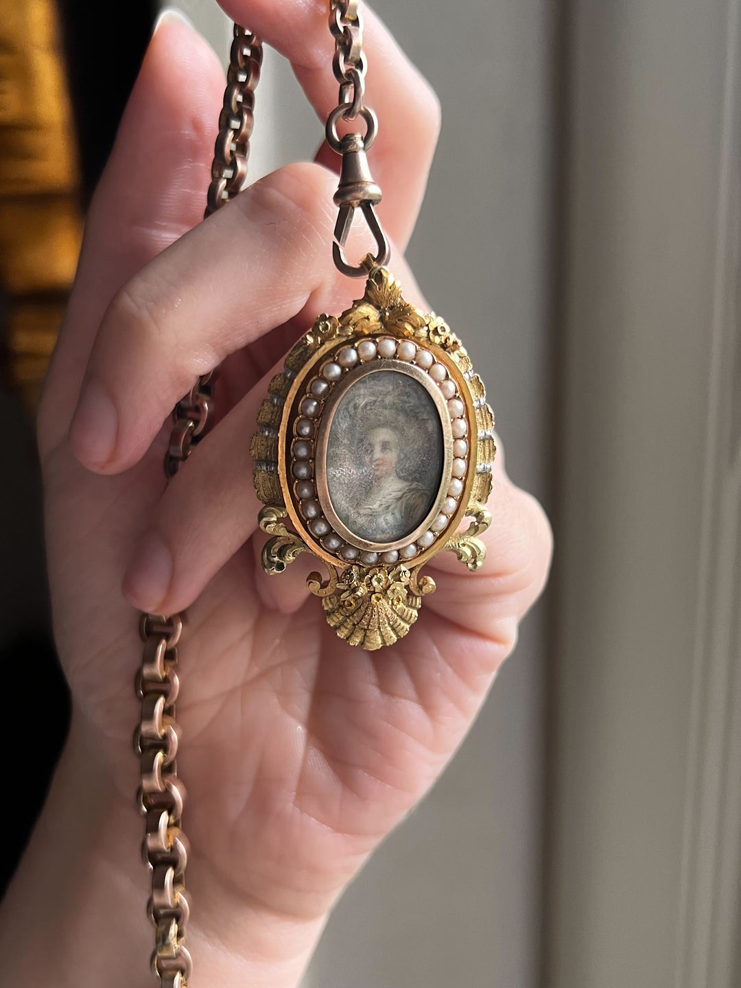 Superb French Portrait in 18k with Pearls