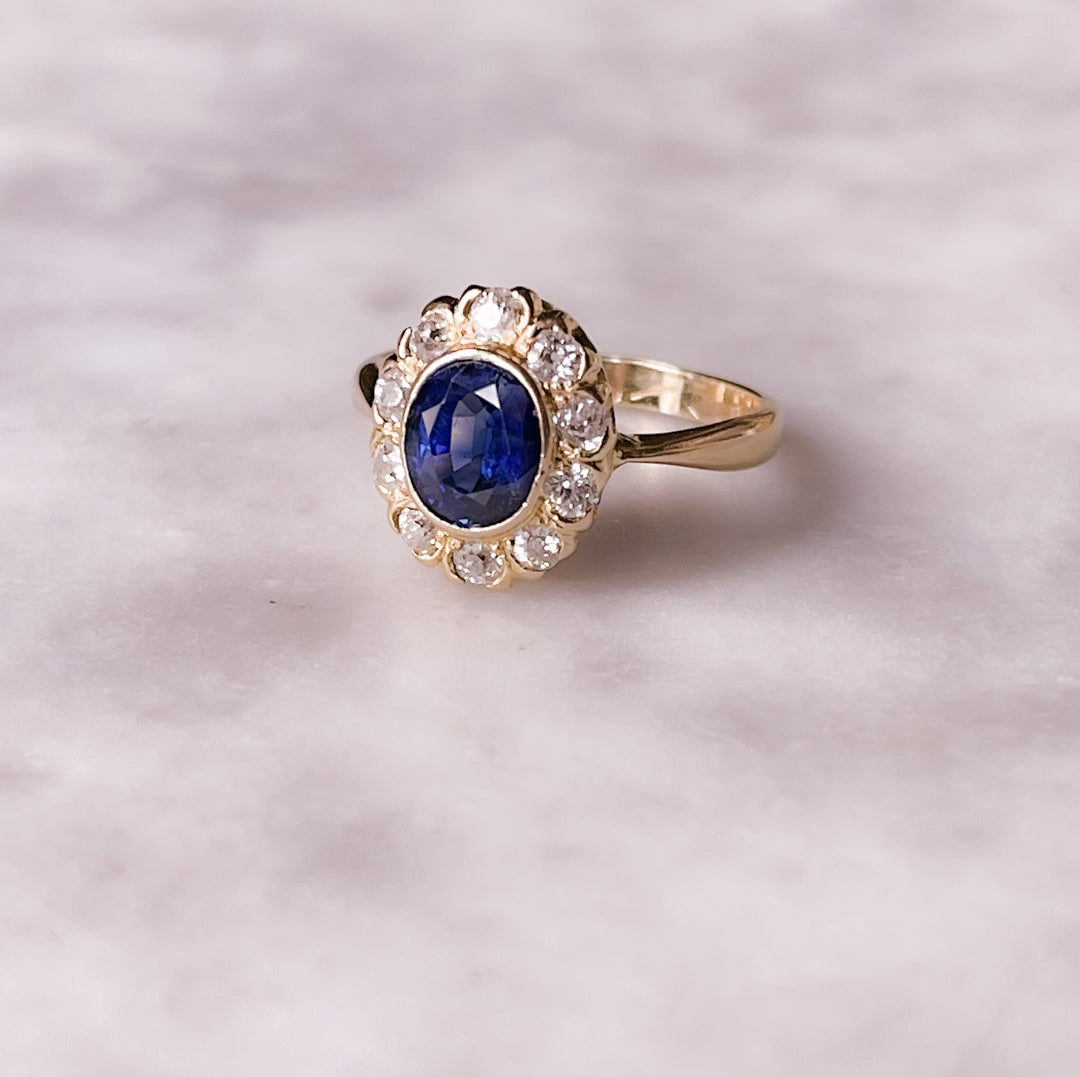 Outstanding Sapphire and Diamond Ring