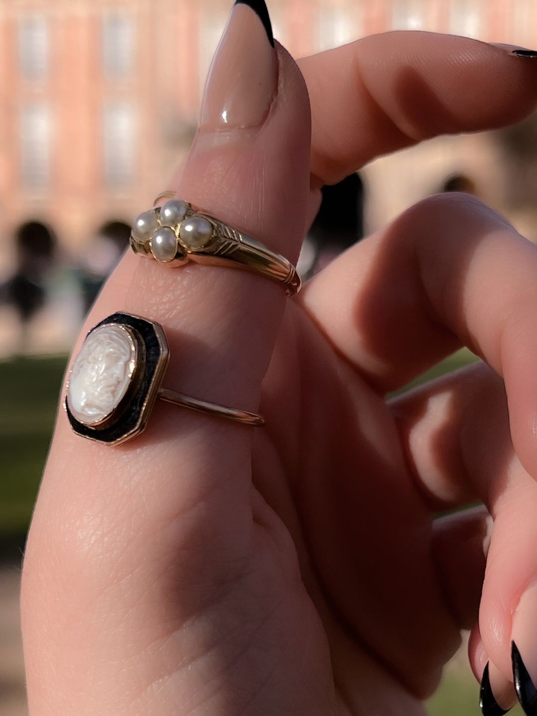 Outstanding Victorian Cameo And Enamel Ring in 9ct