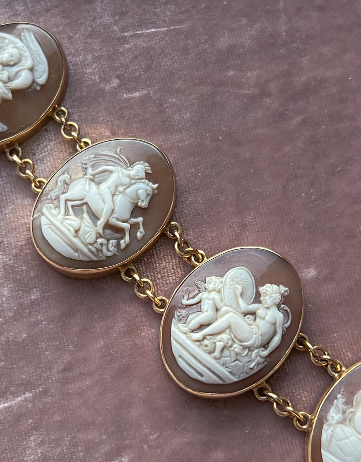 Stunning Edwardian Cameo Bracelet in 14ct
