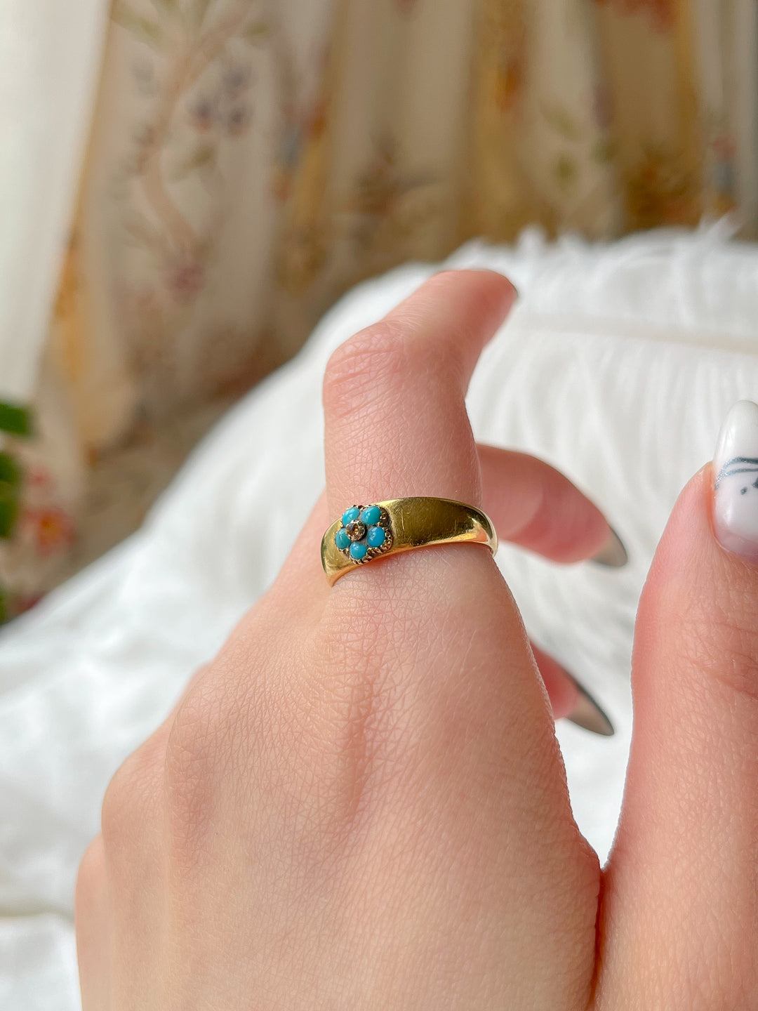 18ct Victorian Band With Turquoise Forget Me Not