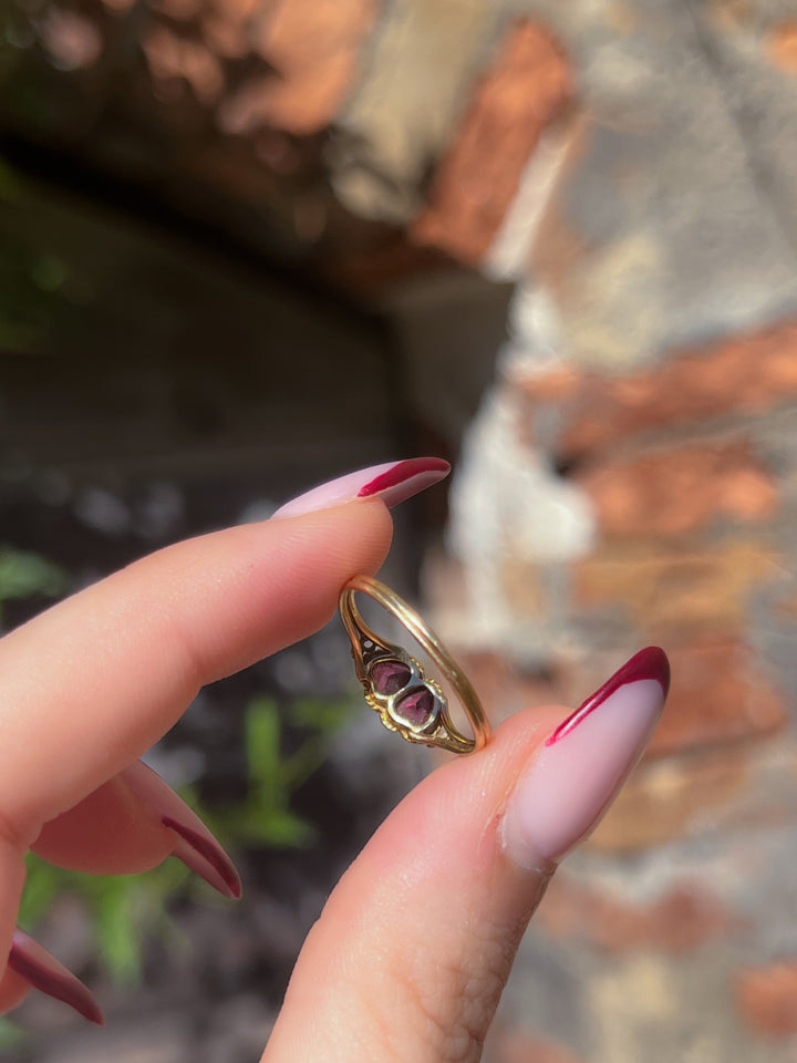 Stunning Victorian 15ct Garnet Double Heart Ring