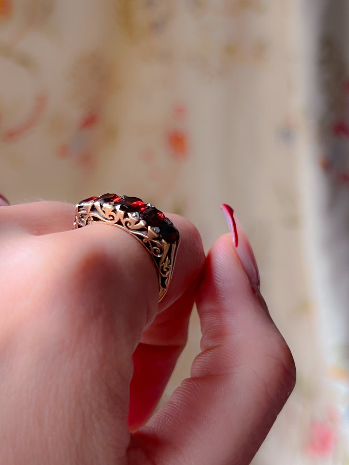 Vintage Diamond and Garnet Ring in 9ct