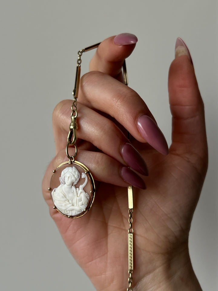 14ct Stunning Post-Deco Greek Key Bar Chain