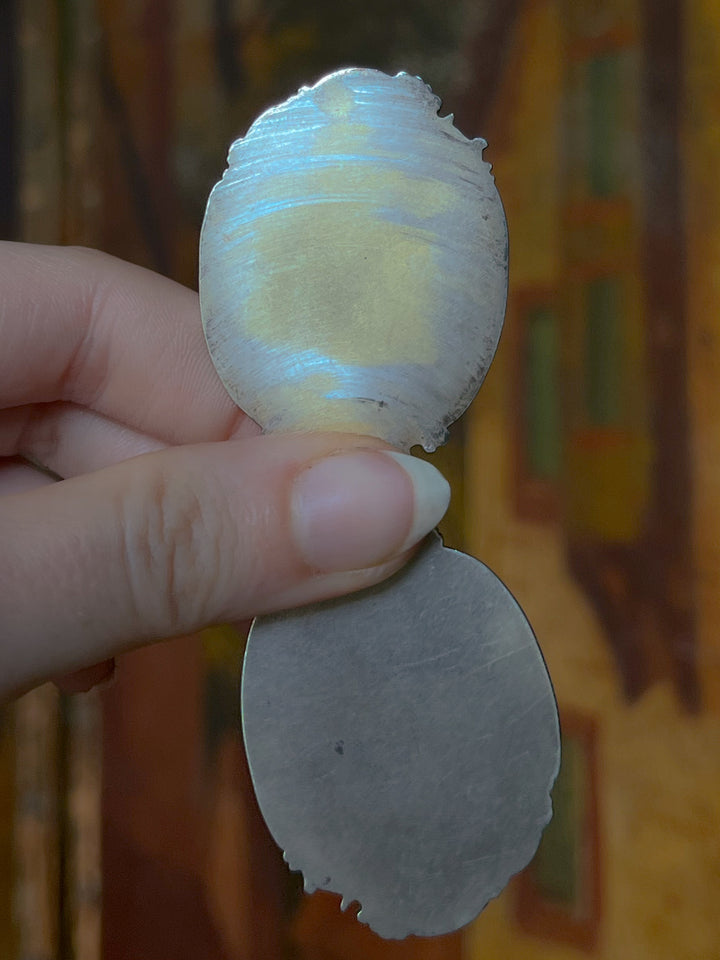 Superb Victorian Locket Of Enameled Lilacs