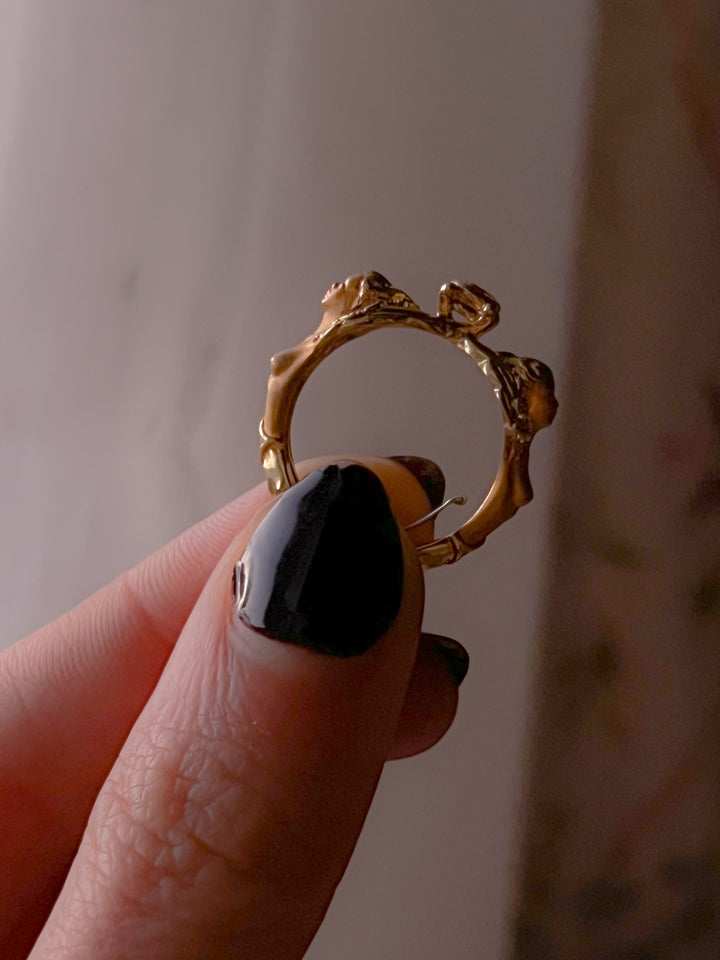 Outstanding 18ct Diamond Figural Ring with Winge'd Angels