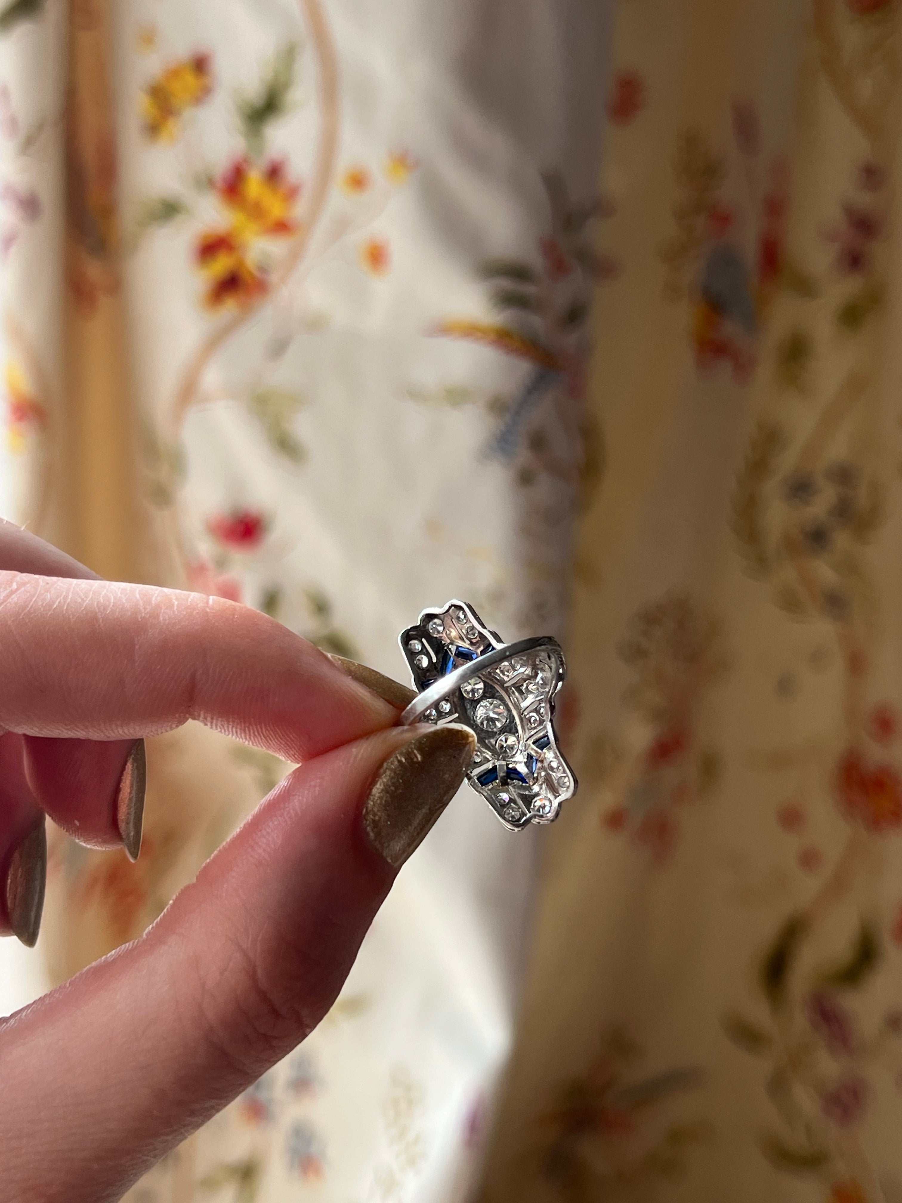 Delicate Art Deco 18k and Diamond Ring