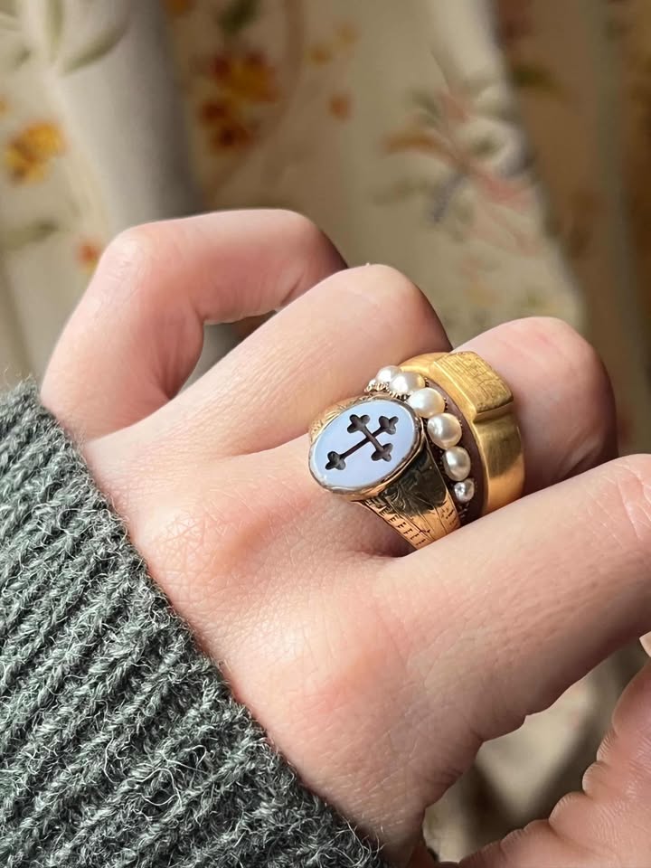 18ct Niccolo Cross Ring C. 1890 HOLD FOR C