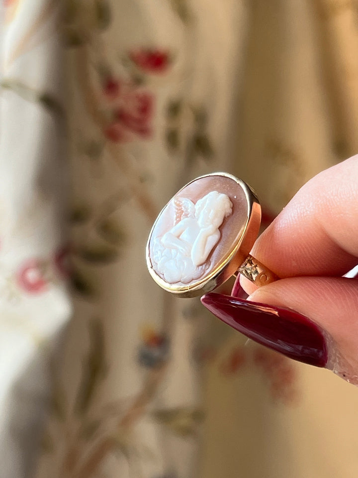 Superb Victorian 14ct Angel Cameo Ring