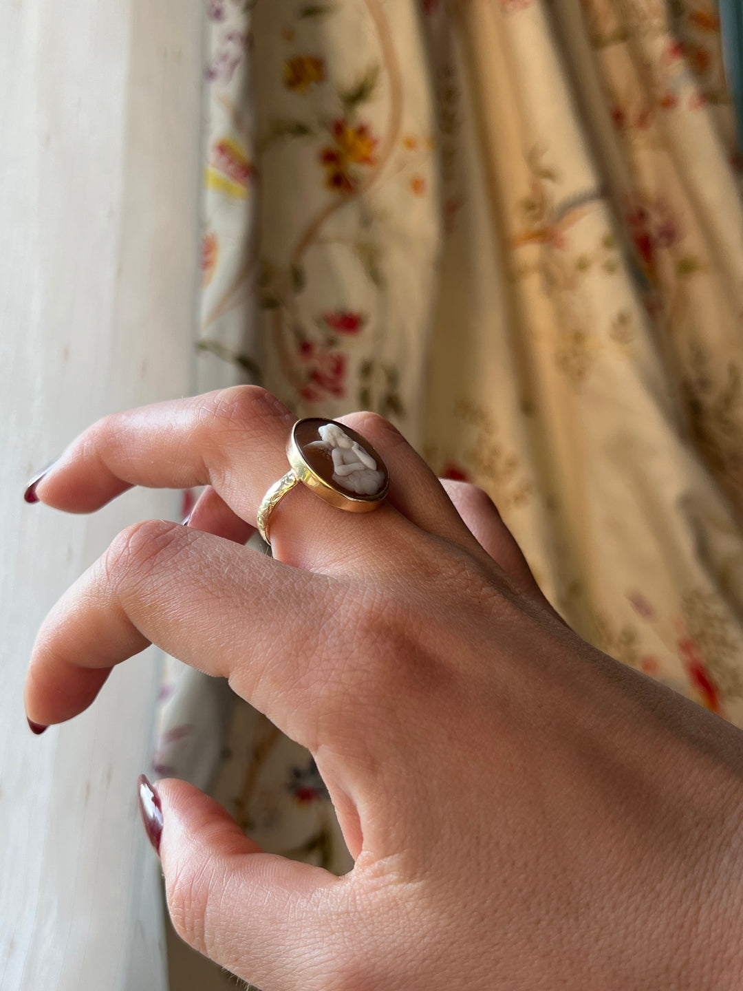 Superb Victorian 14ct Angel Cameo Ring