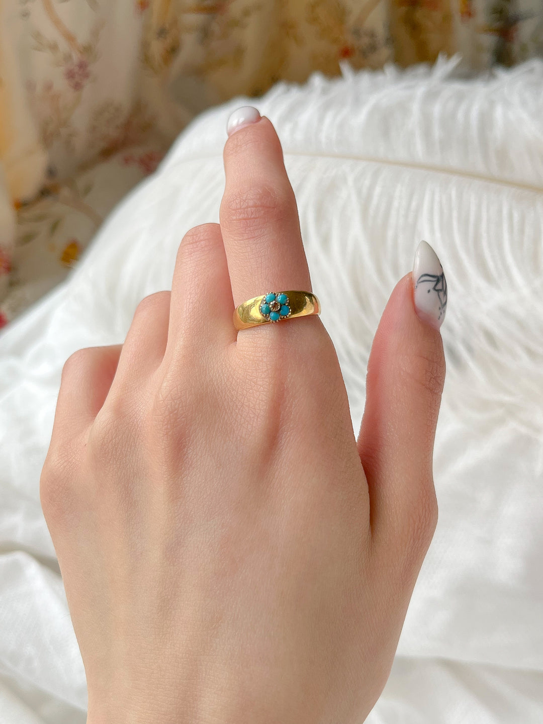 18ct Victorian Band With Turquoise Forget Me Not