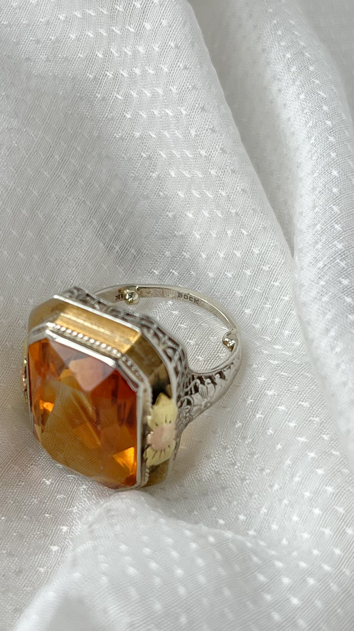 Art Deco Citrine cocktail ring in White and Yellow Gold
