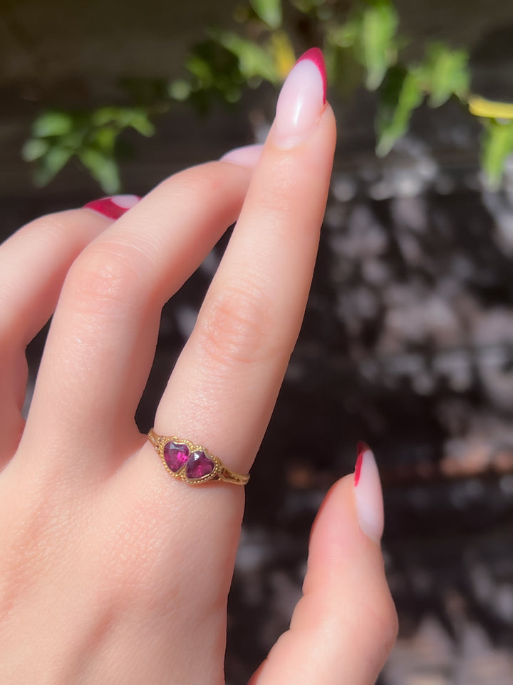 Stunning Victorian 15ct Garnet Double Heart Ring