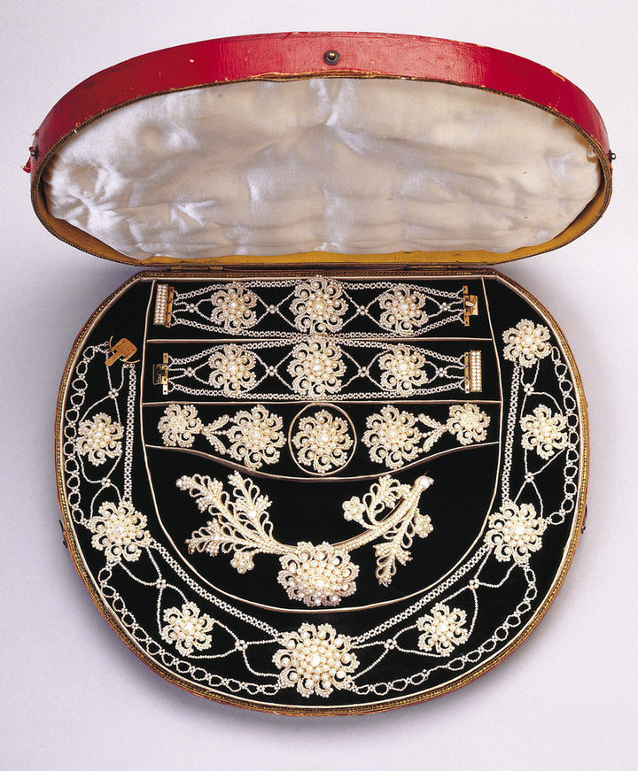 Outstanding Pearl Parure Circa 1810-1820 in Original Box