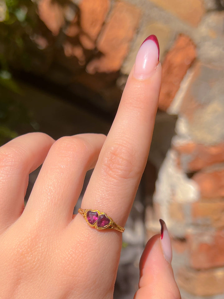 Stunning Victorian 15ct Garnet Double Heart Ring