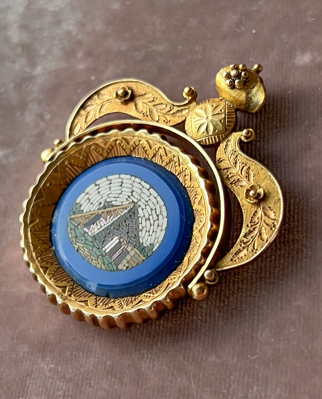 Extraordinary Grand Tour Micromosaic Spinner in 18ct