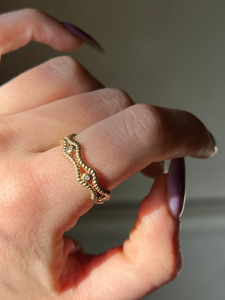 Vintage Diamond Wave Band with diamonds