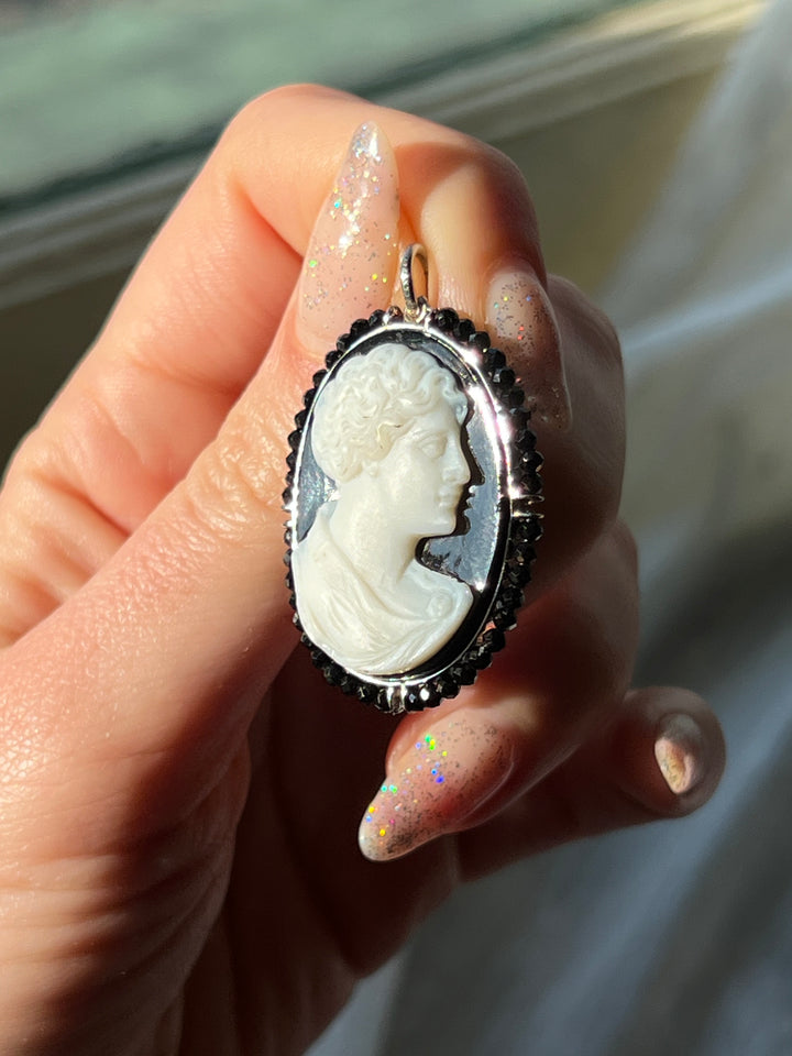 14ct White Gold Onyx Gentleman Cameo Brooch with Black Zircon Halo
