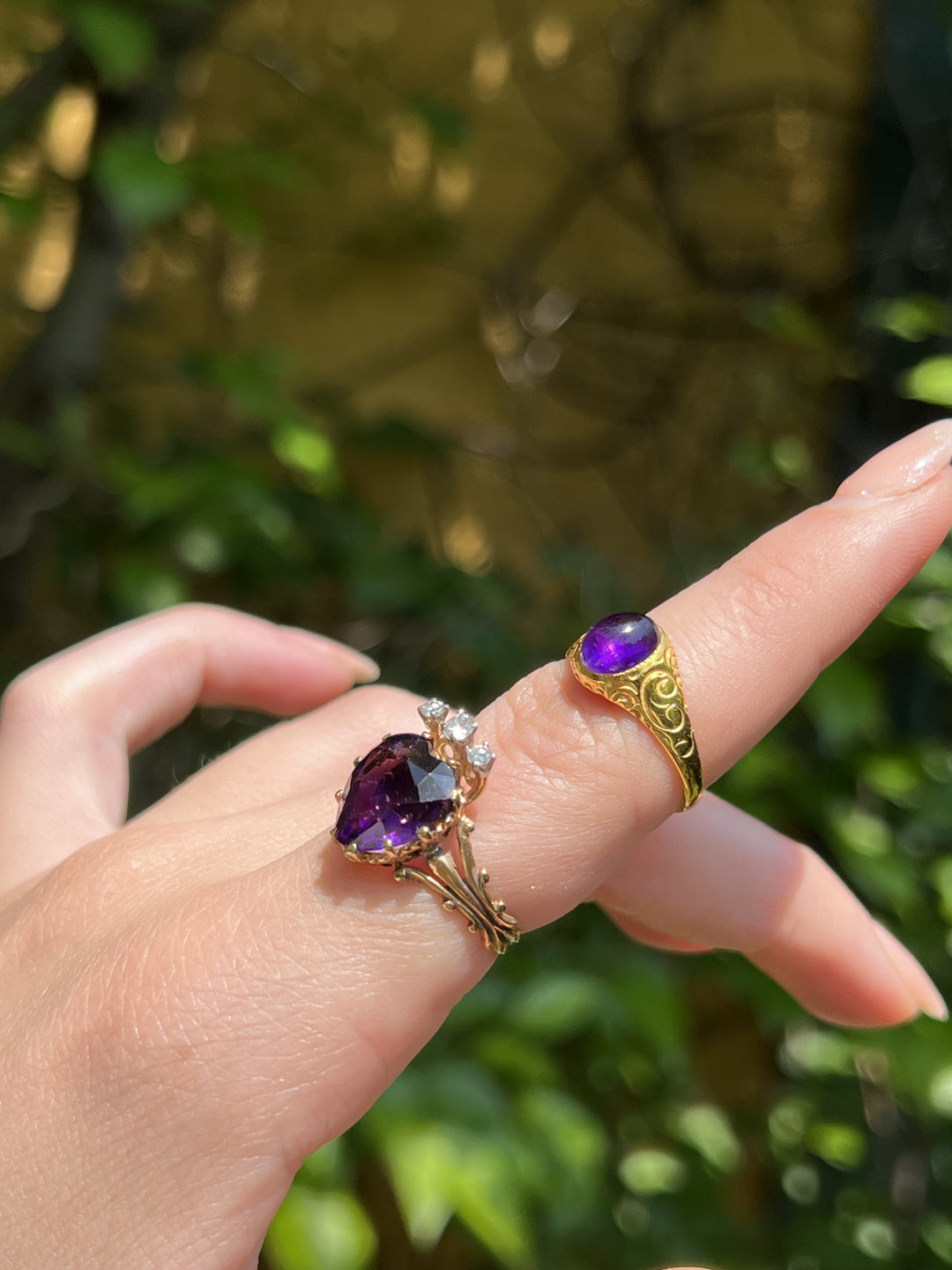 18ct Victorian Amethyst Cabochon Ring