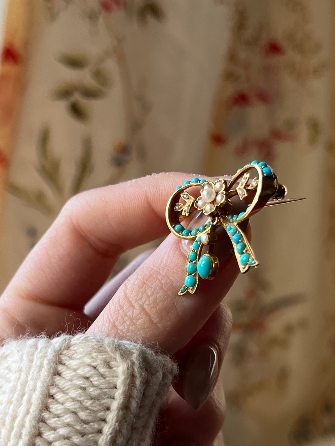 Late 19th C Turquoise and Pearl Bow in 15ct