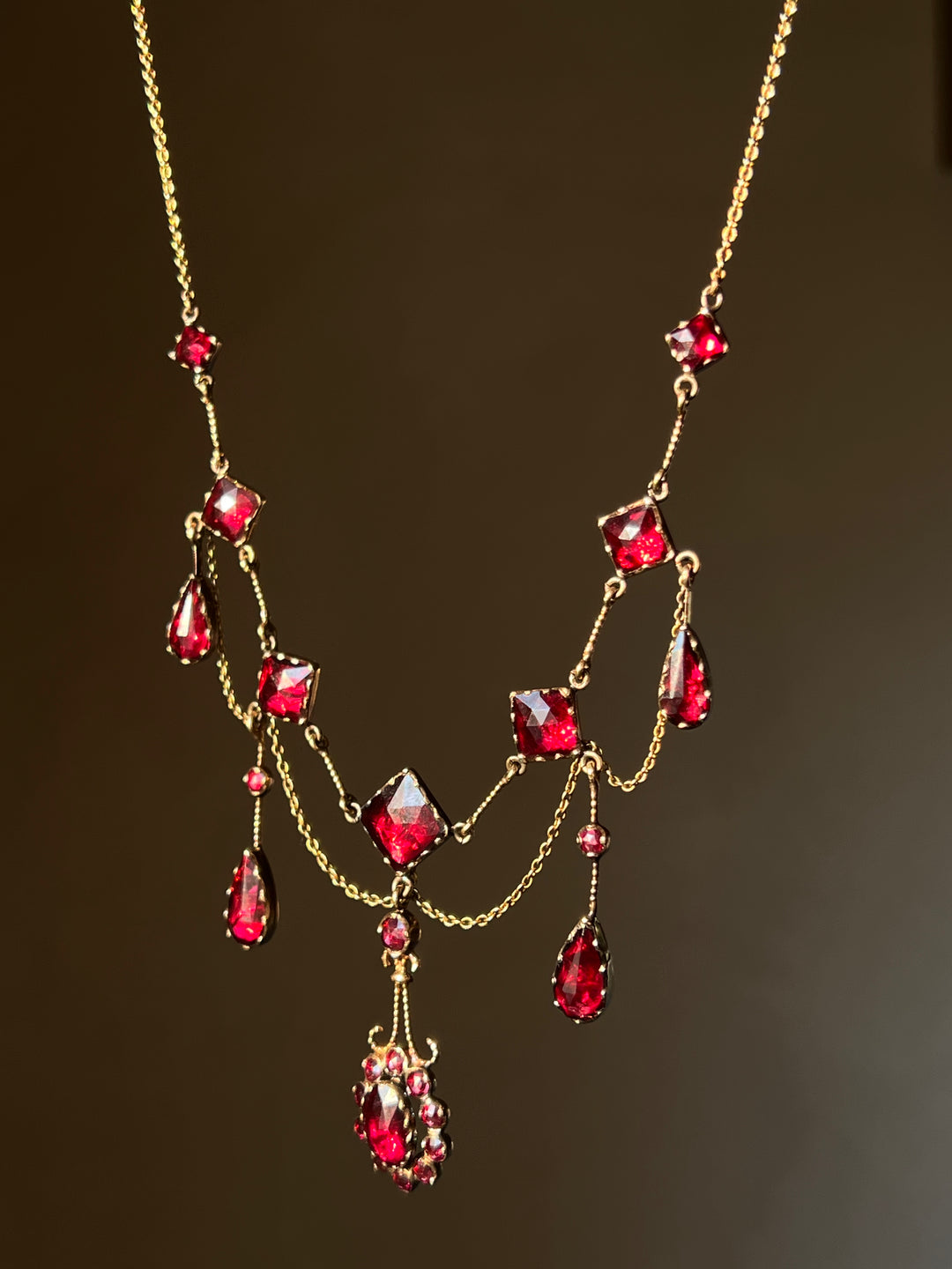 Swagged French Perpignan Garnet Garland Necklace in 18ct