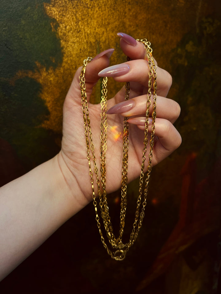 18ct French Art Nouveau Chain of 59”