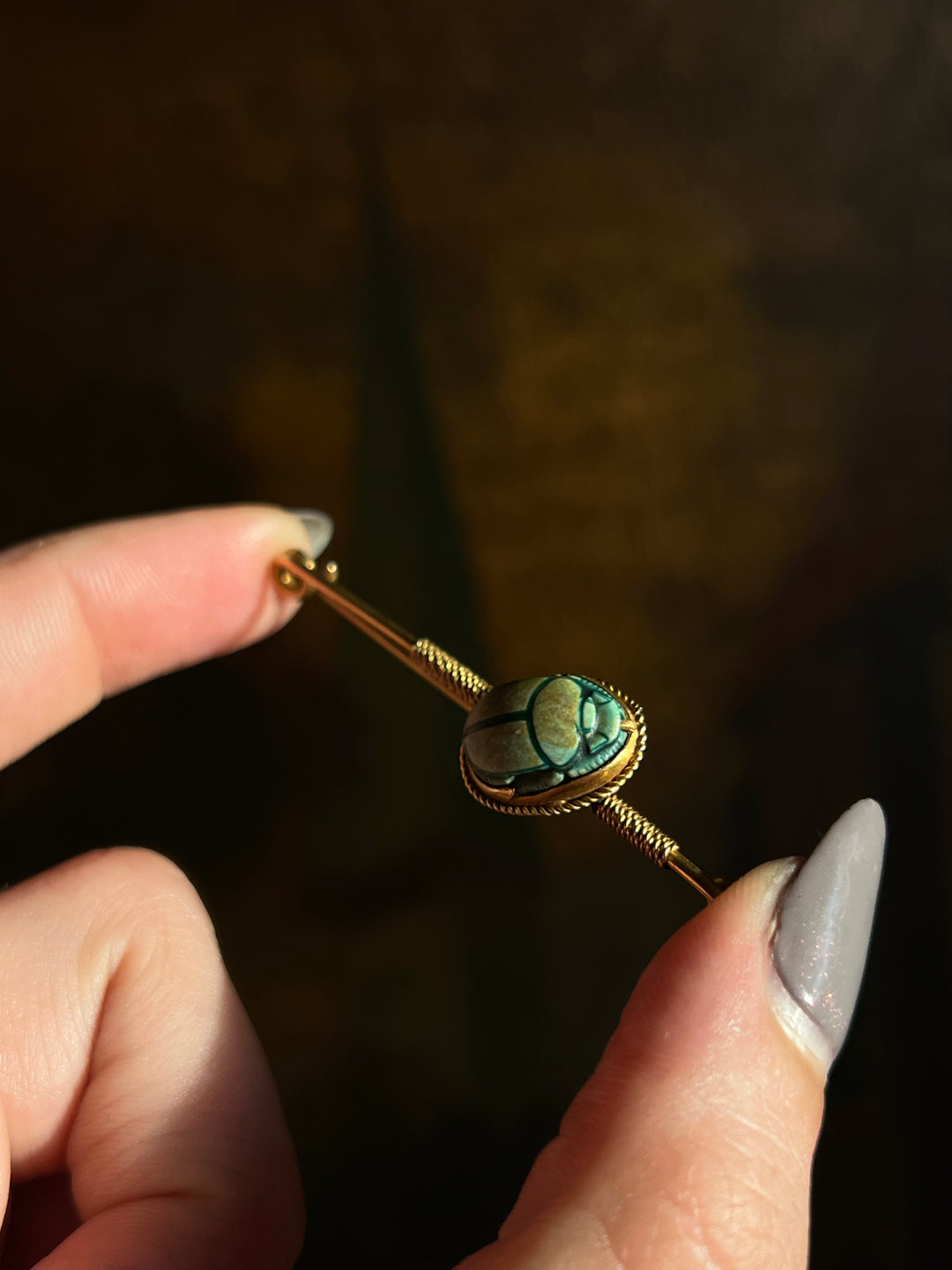 Rare Egyptian Revival Scarab Bar Brooch in 22ct