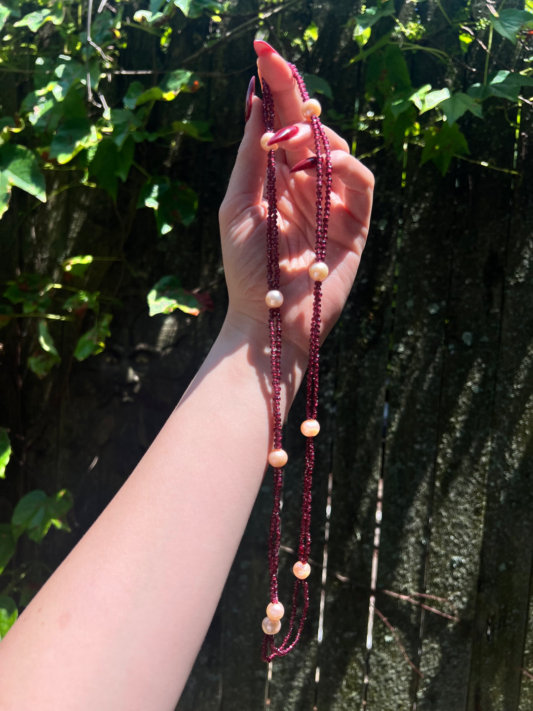 The Eloise Pearl Necklace in Garnet 25"