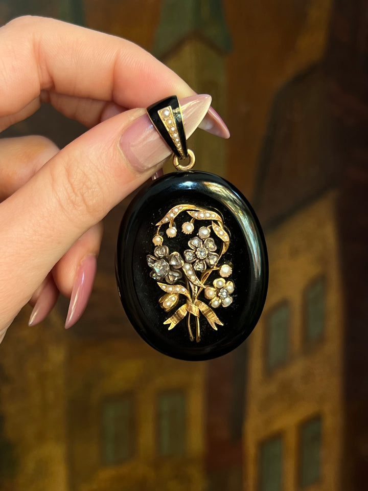 French Onyx Diamond Pearl Sentimental Locket