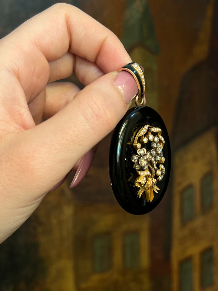French Onyx Diamond Pearl Sentimental Locket
