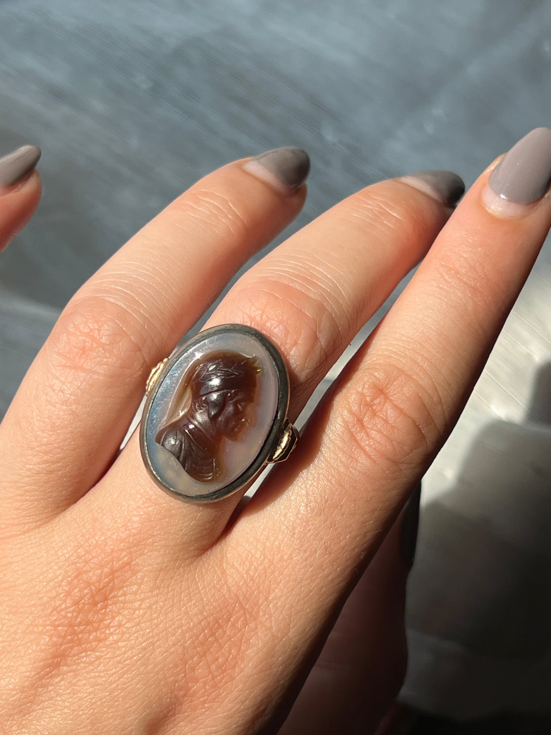 Outstanding Cameo of Dante Algheri in Two Toned Agate