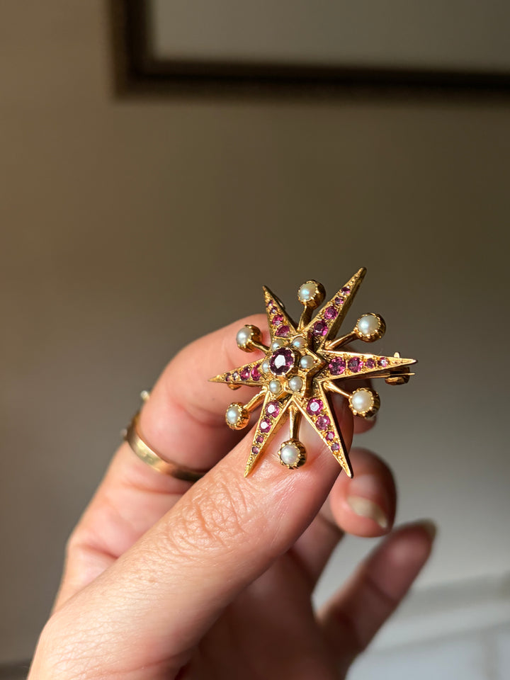 English Victorian Spinel Star Brooch with Pearls | 25 Pink/Purple Spinels | 9ct Gold | c.1870s