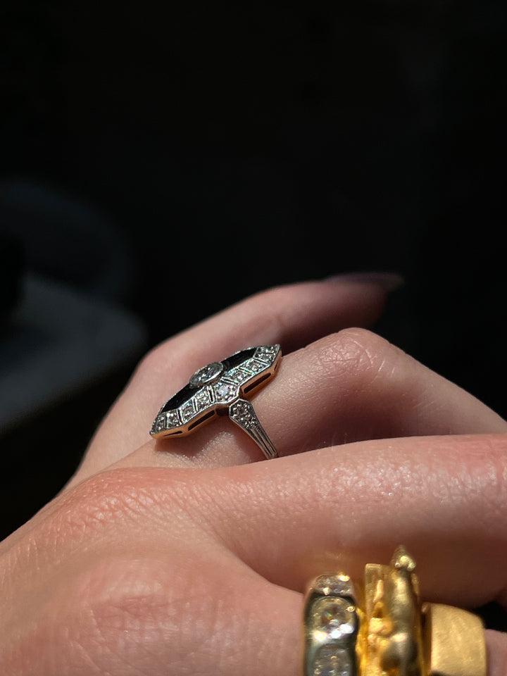 Art Deco 18 ct Gold, Platinum, and Sapphire Ring