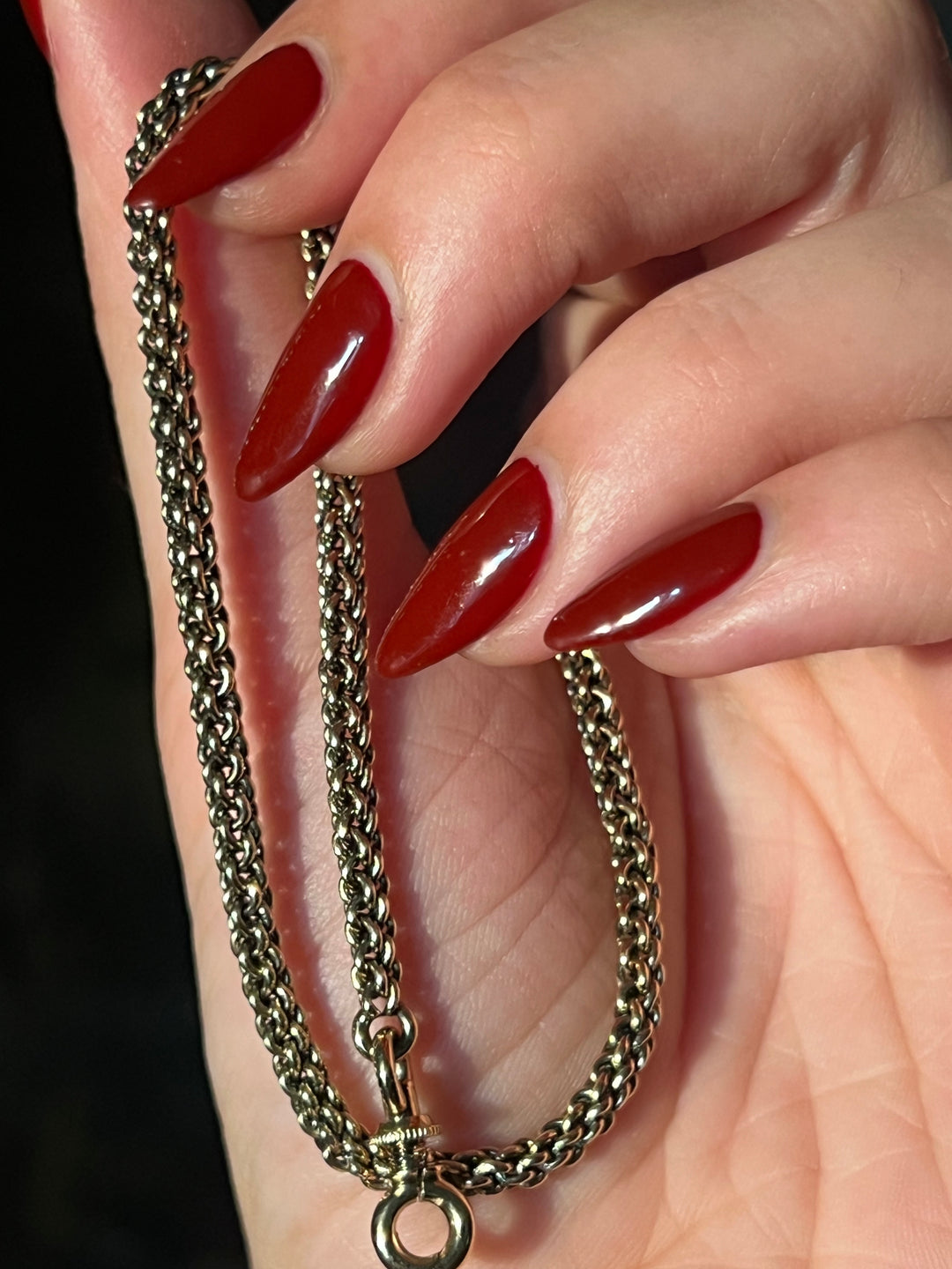 Outstanding Victorian 18ct Herringbone Rope Chain