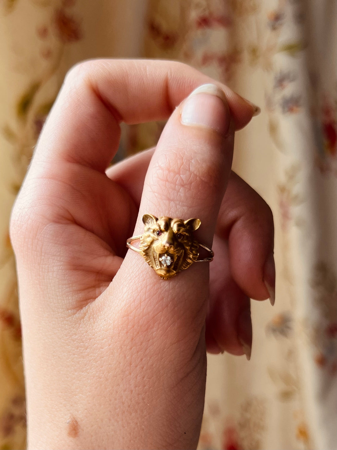 The Lady Lioness Conversion Ring in 14ct