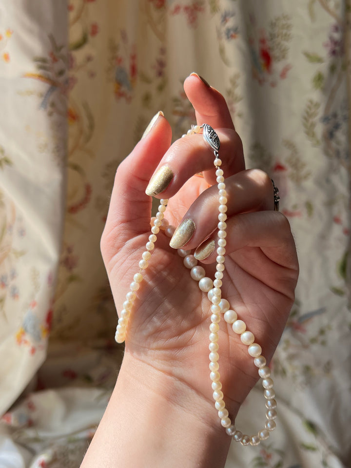 Exceptional Early 20th C Graduated Pearl Strand Necklace 14ct